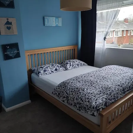 3 Bed House In Walsall, Perfect For Contractors & Leisure & Free Parking Exterior photo