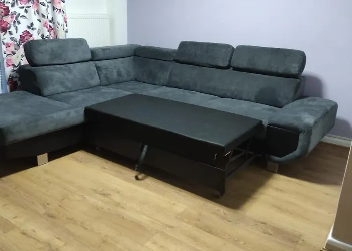 3 Bed House In Walsall, Perfect For Contractors & Leisure & Free Parking
