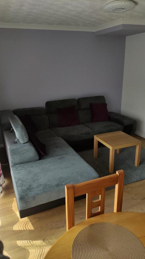 3 Bed House In Walsall, Perfect For Contractors & Leisure & Free Parking * Walsall